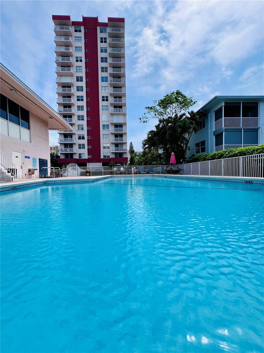 3161 S Ocean Dr 208, Hallandale Beach, Florida 33009, 2 Bedrooms Bedrooms, ,2 BathroomsBathrooms,Residentiallease,For Rent,3161 S Ocean Dr 208,A11559356