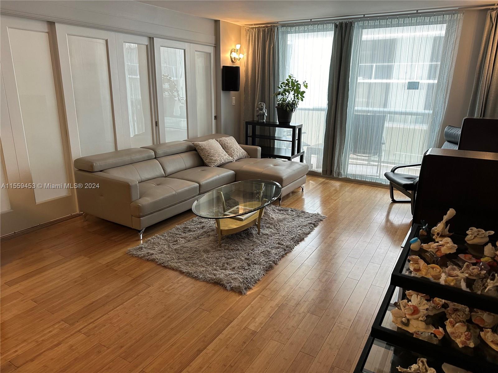 6039 Collins Ave 1205, Miami Beach, Florida 33140, 2 Bedrooms Bedrooms, ,2 BathroomsBathrooms,Residential,For Sale,6039 Collins Ave 1205,A11559453