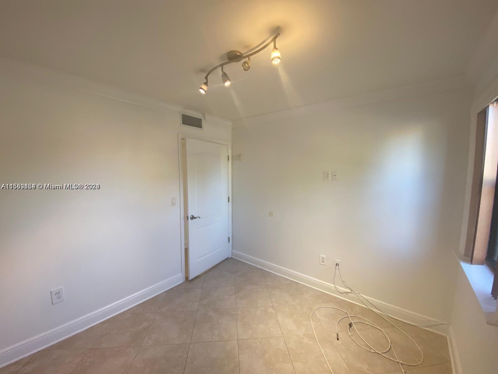 536 NW 114th Ave 101, Sweetwater, Florida 33172, 2 Bedrooms Bedrooms, ,1 BathroomBathrooms,Residentiallease,For Rent,536 NW 114th Ave 101,A11559454