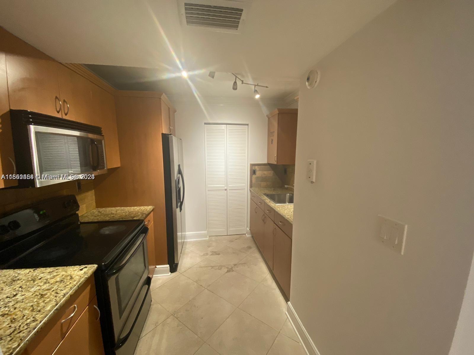 536 NW 114th Ave 101, Sweetwater, Florida 33172, 2 Bedrooms Bedrooms, ,1 BathroomBathrooms,Residentiallease,For Rent,536 NW 114th Ave 101,A11559454