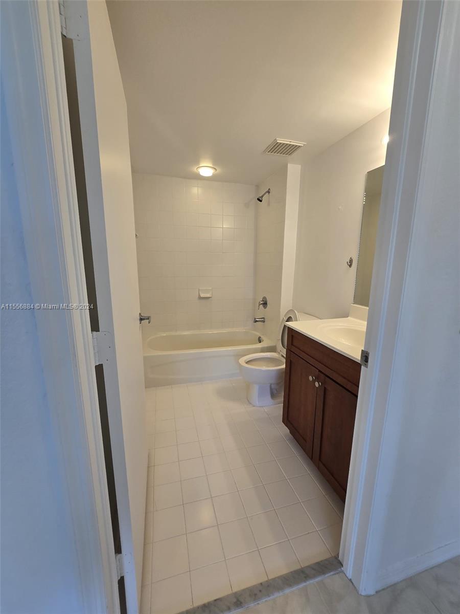 36 NW 6th Ave 407, Miami, Florida 33128, 1 Bedroom Bedrooms, ,2 BathroomsBathrooms,Residentiallease,For Rent,36 NW 6th Ave 407,A11556884