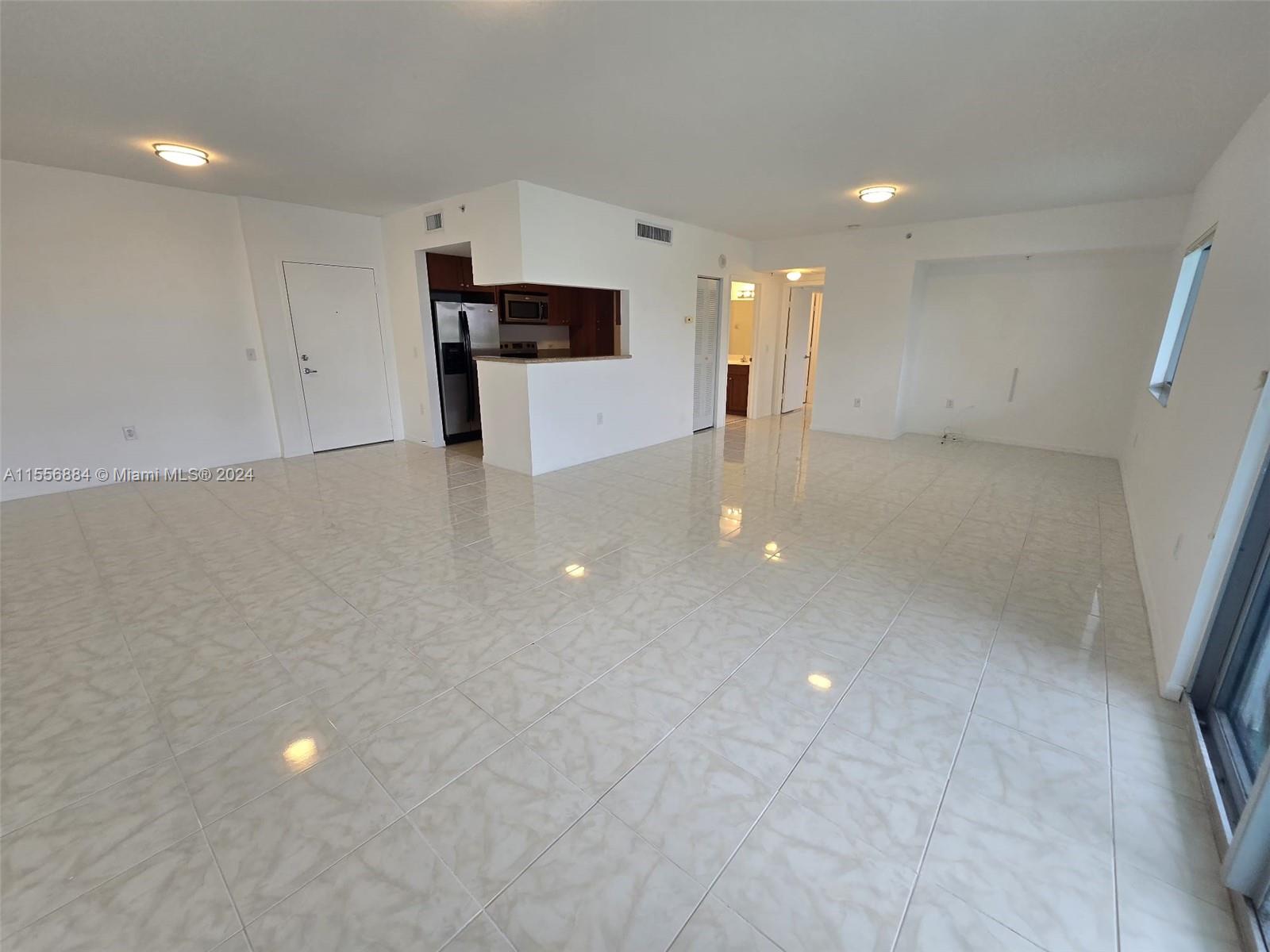 36 NW 6th Ave 407, Miami, Florida 33128, 1 Bedroom Bedrooms, ,2 BathroomsBathrooms,Residentiallease,For Rent,36 NW 6th Ave 407,A11556884