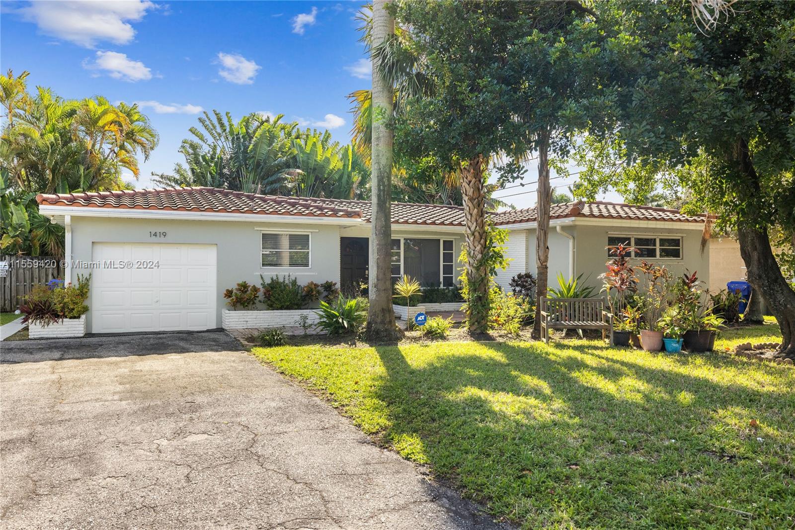 1419 N 16th Ct 0, Hollywood, Florida 33020, 2 Bedrooms Bedrooms, ,1 BathroomBathrooms,Residentiallease,For Rent,1419 N 16th Ct 0,A11559420