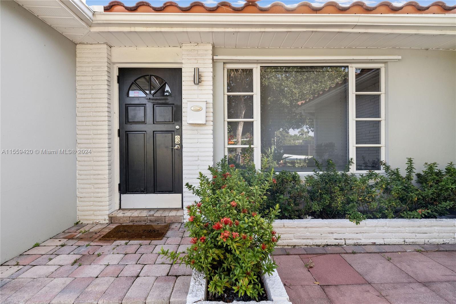 1419 N 16th Ct 0, Hollywood, Florida 33020, 2 Bedrooms Bedrooms, ,1 BathroomBathrooms,Residentiallease,For Rent,1419 N 16th Ct 0,A11559420