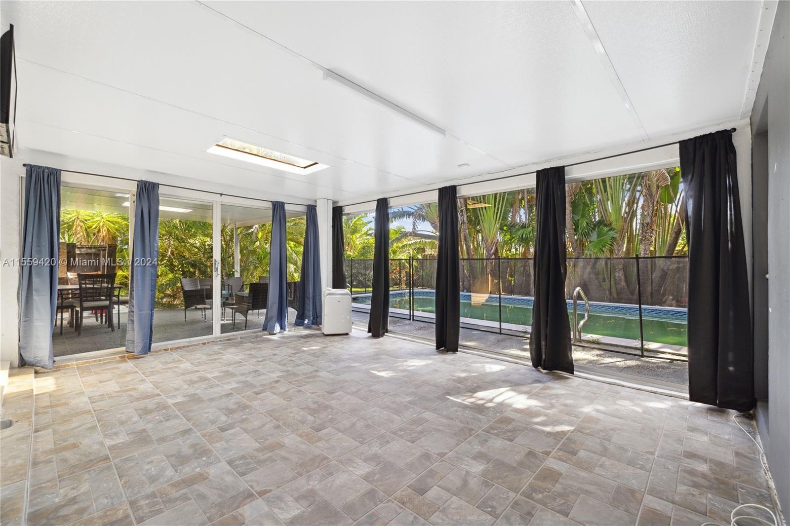 1419 N 16th Ct 0, Hollywood, Florida 33020, 2 Bedrooms Bedrooms, ,1 BathroomBathrooms,Residentiallease,For Rent,1419 N 16th Ct 0,A11559420