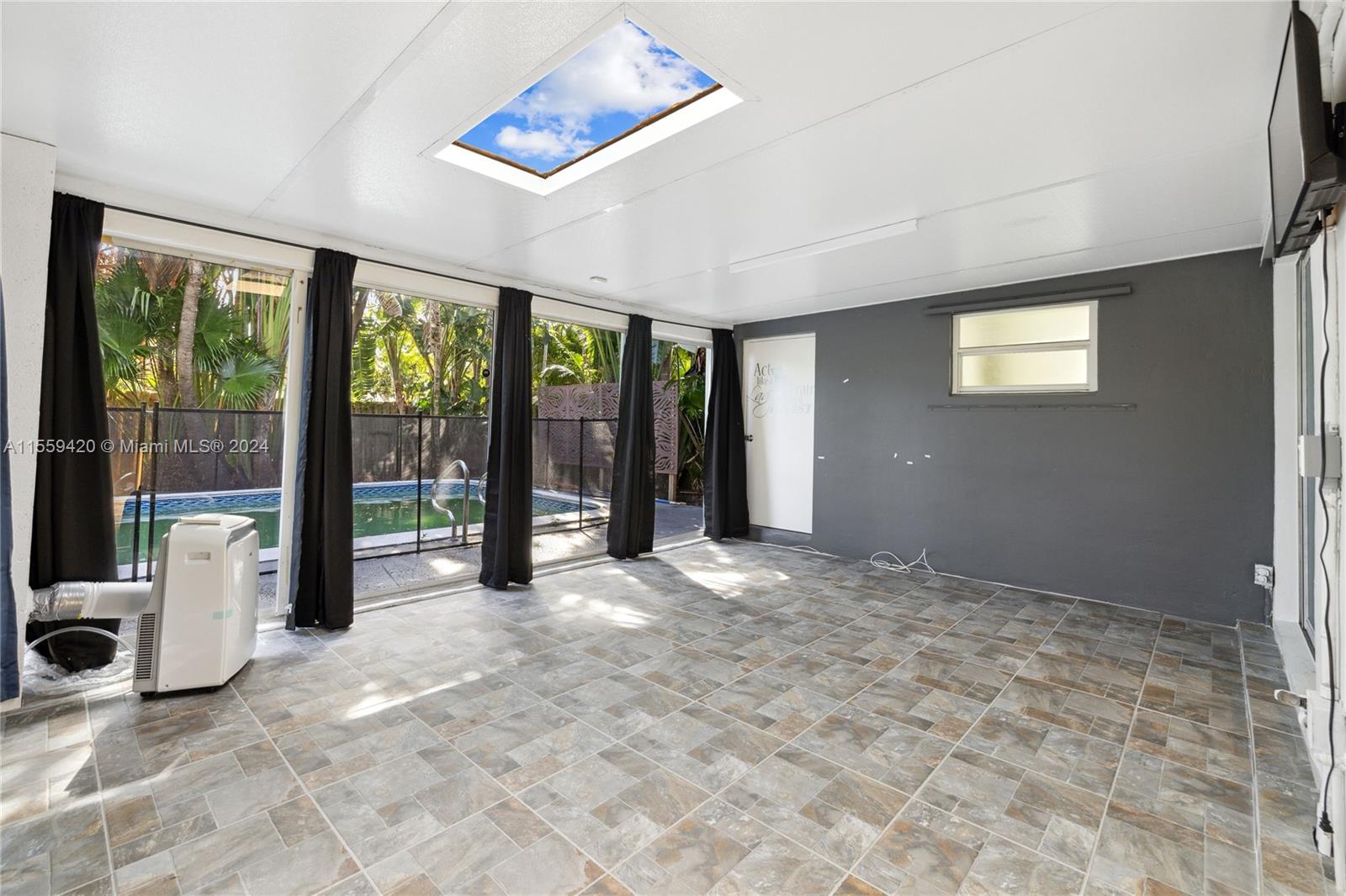 1419 N 16th Ct 0, Hollywood, Florida 33020, 2 Bedrooms Bedrooms, ,1 BathroomBathrooms,Residentiallease,For Rent,1419 N 16th Ct 0,A11559420