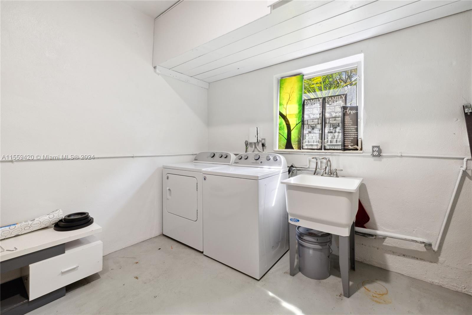 1419 N 16th Ct 0, Hollywood, Florida 33020, 2 Bedrooms Bedrooms, ,1 BathroomBathrooms,Residentiallease,For Rent,1419 N 16th Ct 0,A11559420