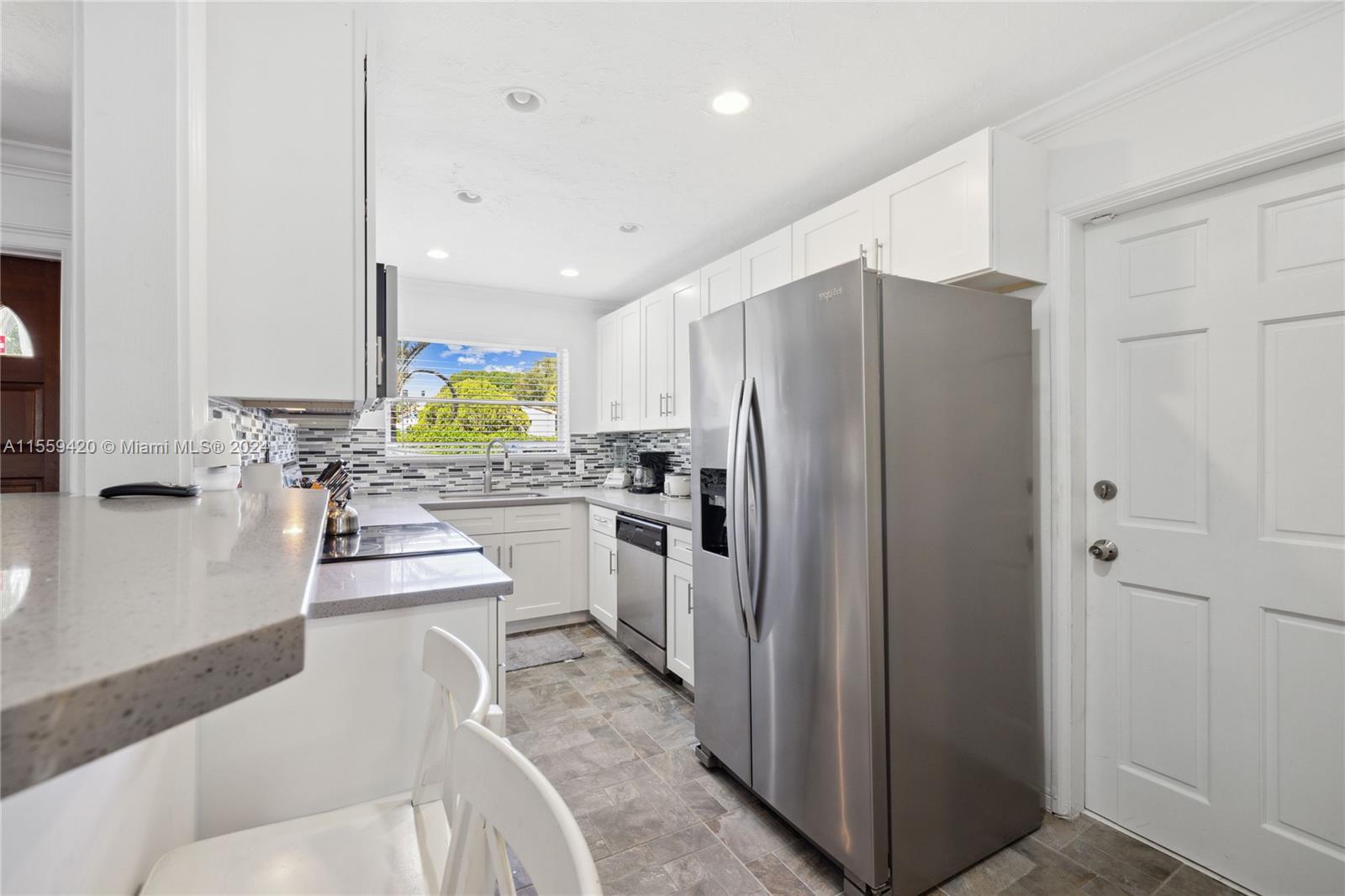 1419 N 16th Ct 0, Hollywood, Florida 33020, 2 Bedrooms Bedrooms, ,1 BathroomBathrooms,Residentiallease,For Rent,1419 N 16th Ct 0,A11559420