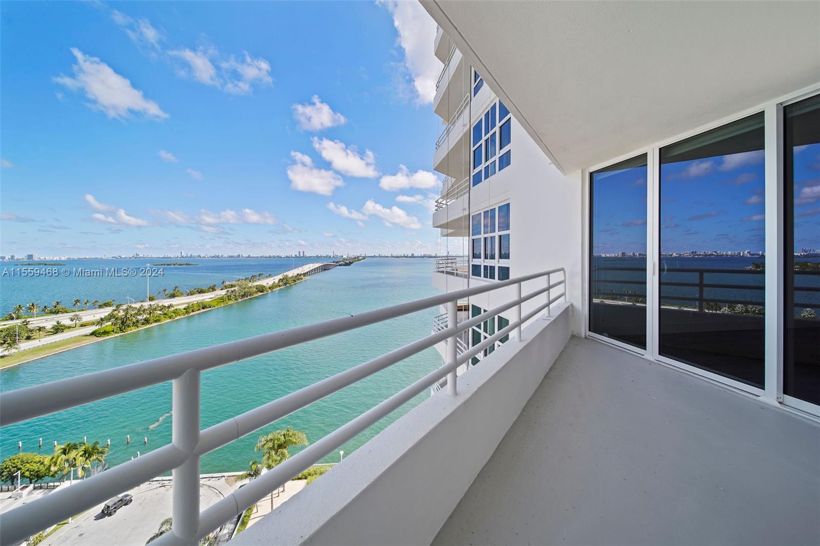 555 NE 34th St 1902, Miami, Florida 33137, 2 Bedrooms Bedrooms, ,2 BathroomsBathrooms,Residentiallease,For Rent,555 NE 34th St 1902,A11559468