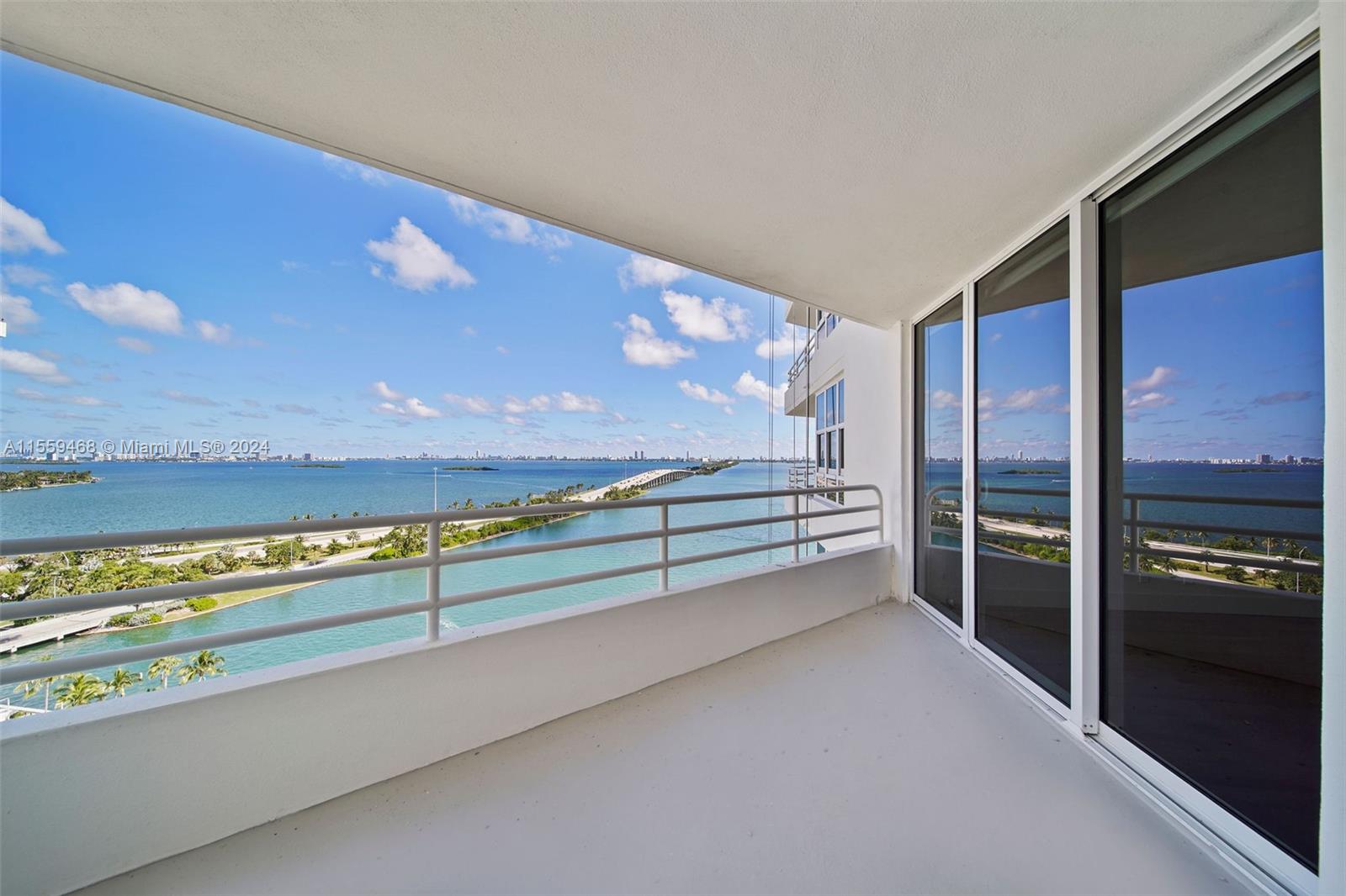 555 NE 34th St 1902, Miami, Florida 33137, 2 Bedrooms Bedrooms, ,2 BathroomsBathrooms,Residentiallease,For Rent,555 NE 34th St 1902,A11559468