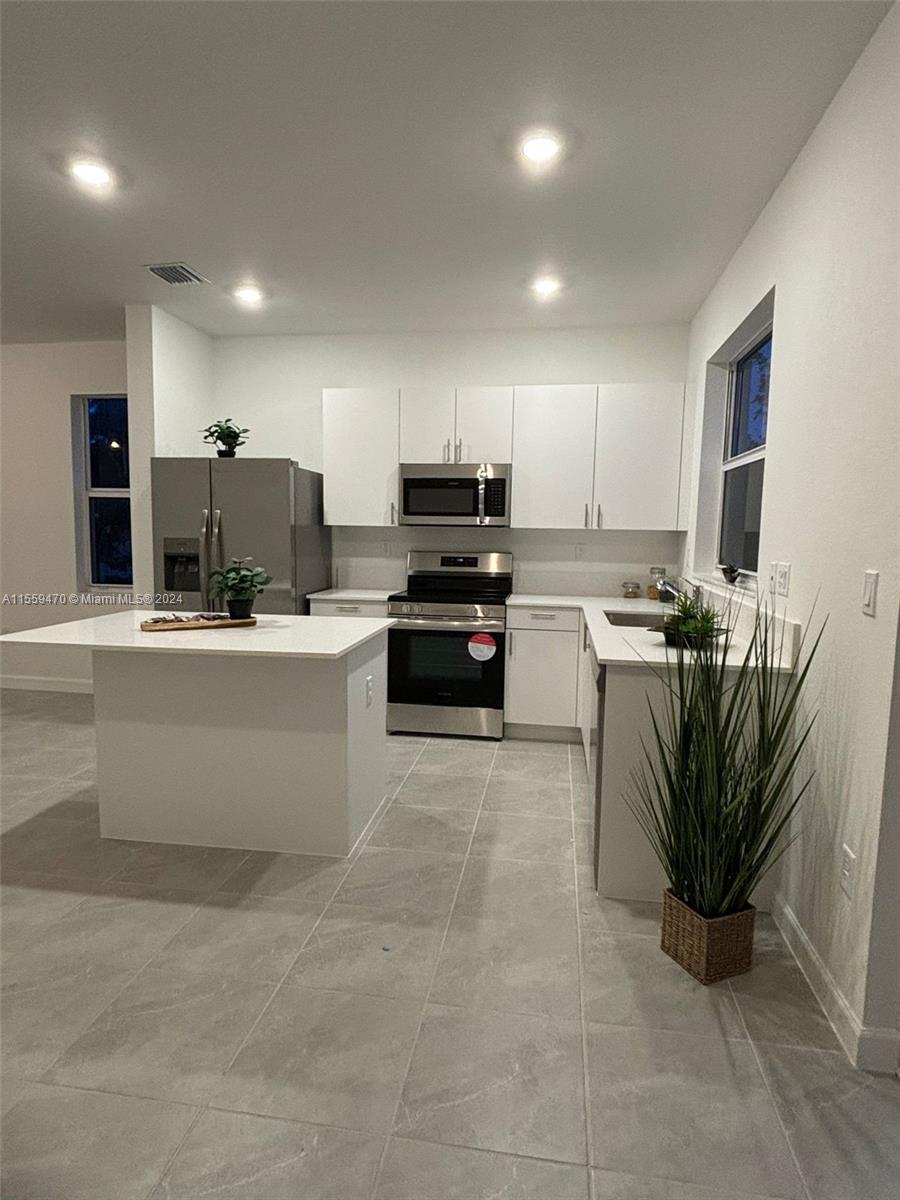 16220 SW 293rd St, Homestead, Florida 33033, 3 Bedrooms Bedrooms, ,3 BathroomsBathrooms,Residentiallease,For Rent,16220 SW 293rd St,A11559470