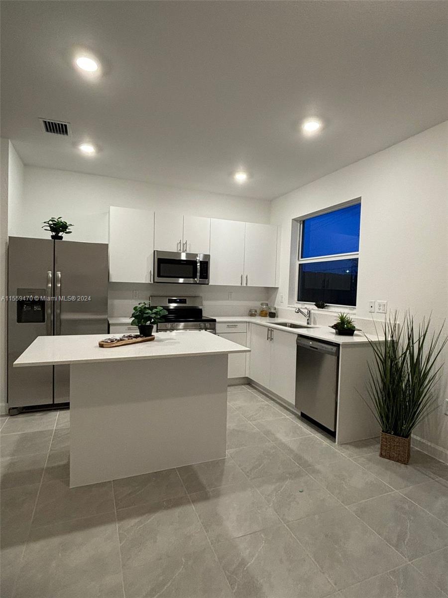 16220 SW 293rd St, Homestead, Florida 33033, 3 Bedrooms Bedrooms, ,3 BathroomsBathrooms,Residentiallease,For Rent,16220 SW 293rd St,A11559470