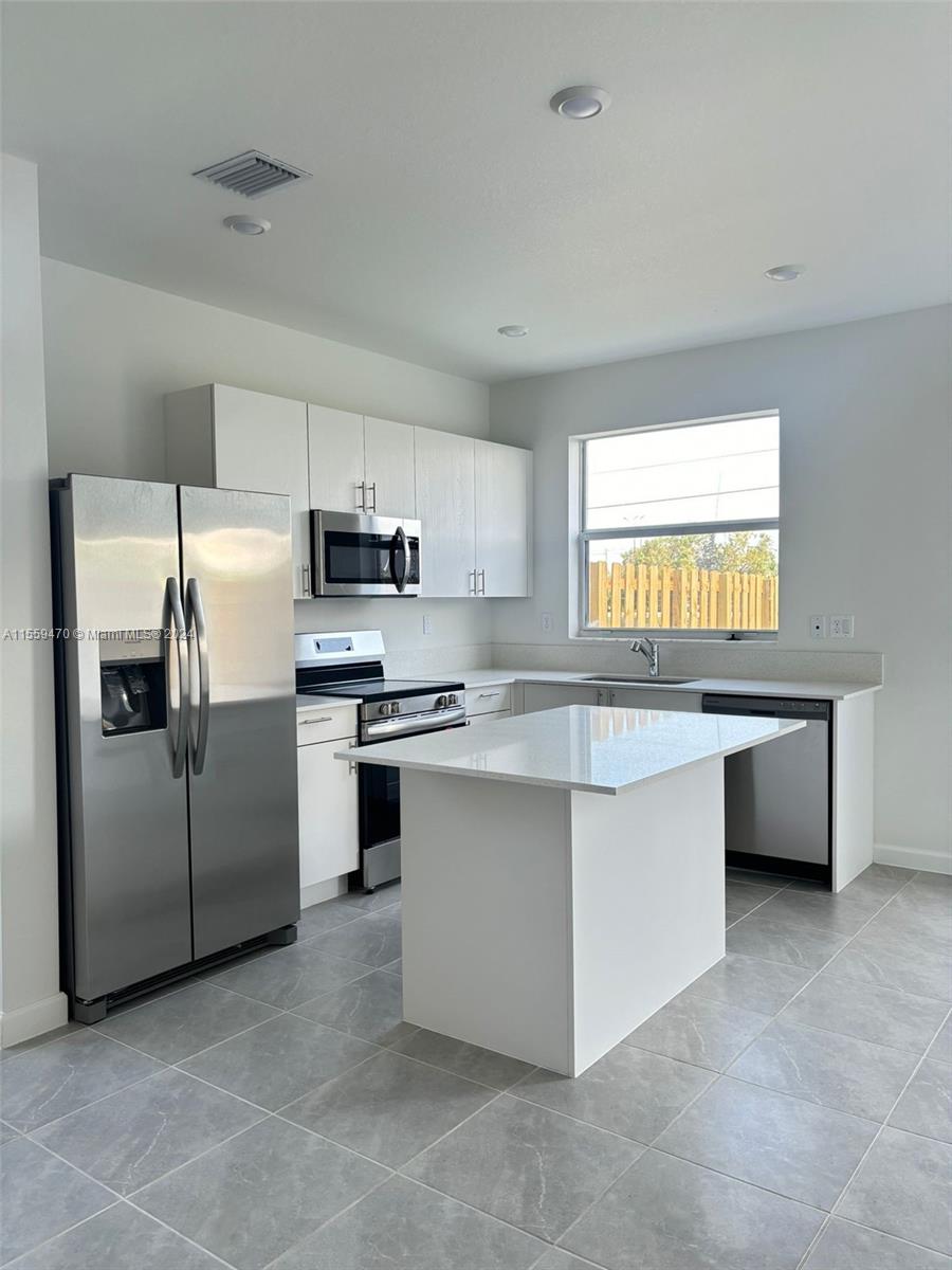 16220 SW 293rd St, Homestead, Florida 33033, 3 Bedrooms Bedrooms, ,3 BathroomsBathrooms,Residentiallease,For Rent,16220 SW 293rd St,A11559470