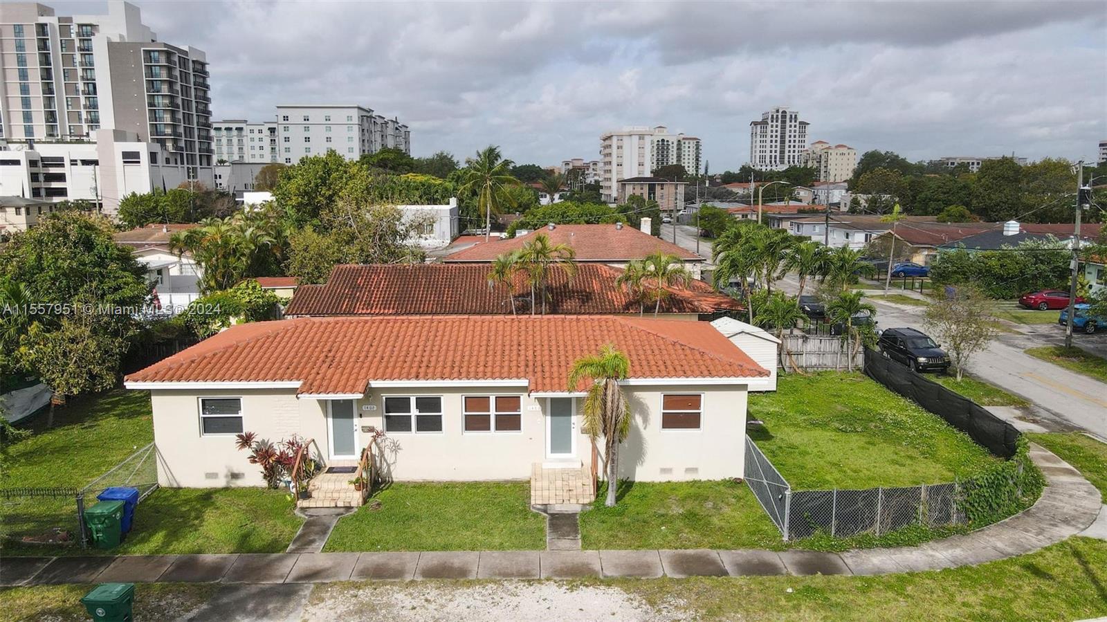 1400 SW 36th Ave 1400, Miami, Florida 33145, 2 Bedrooms Bedrooms, ,1 BathroomBathrooms,Residentiallease,For Rent,1400 SW 36th Ave 1400,A11557951