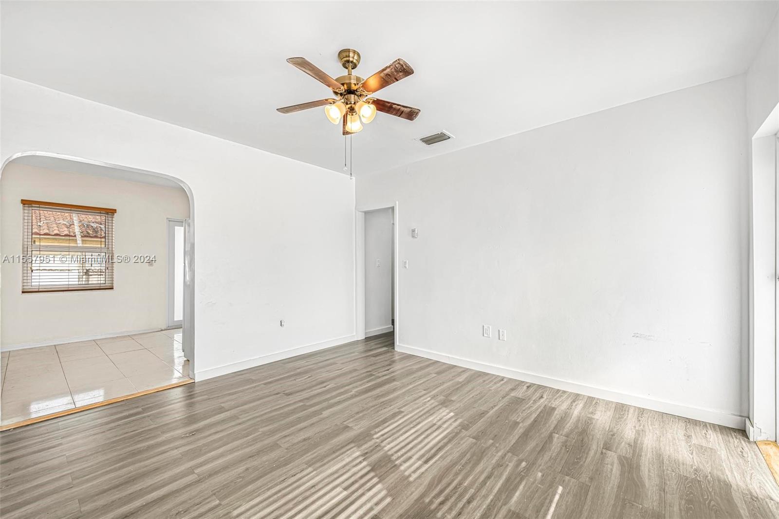 1400 SW 36th Ave 1400, Miami, Florida 33145, 2 Bedrooms Bedrooms, ,1 BathroomBathrooms,Residentiallease,For Rent,1400 SW 36th Ave 1400,A11557951