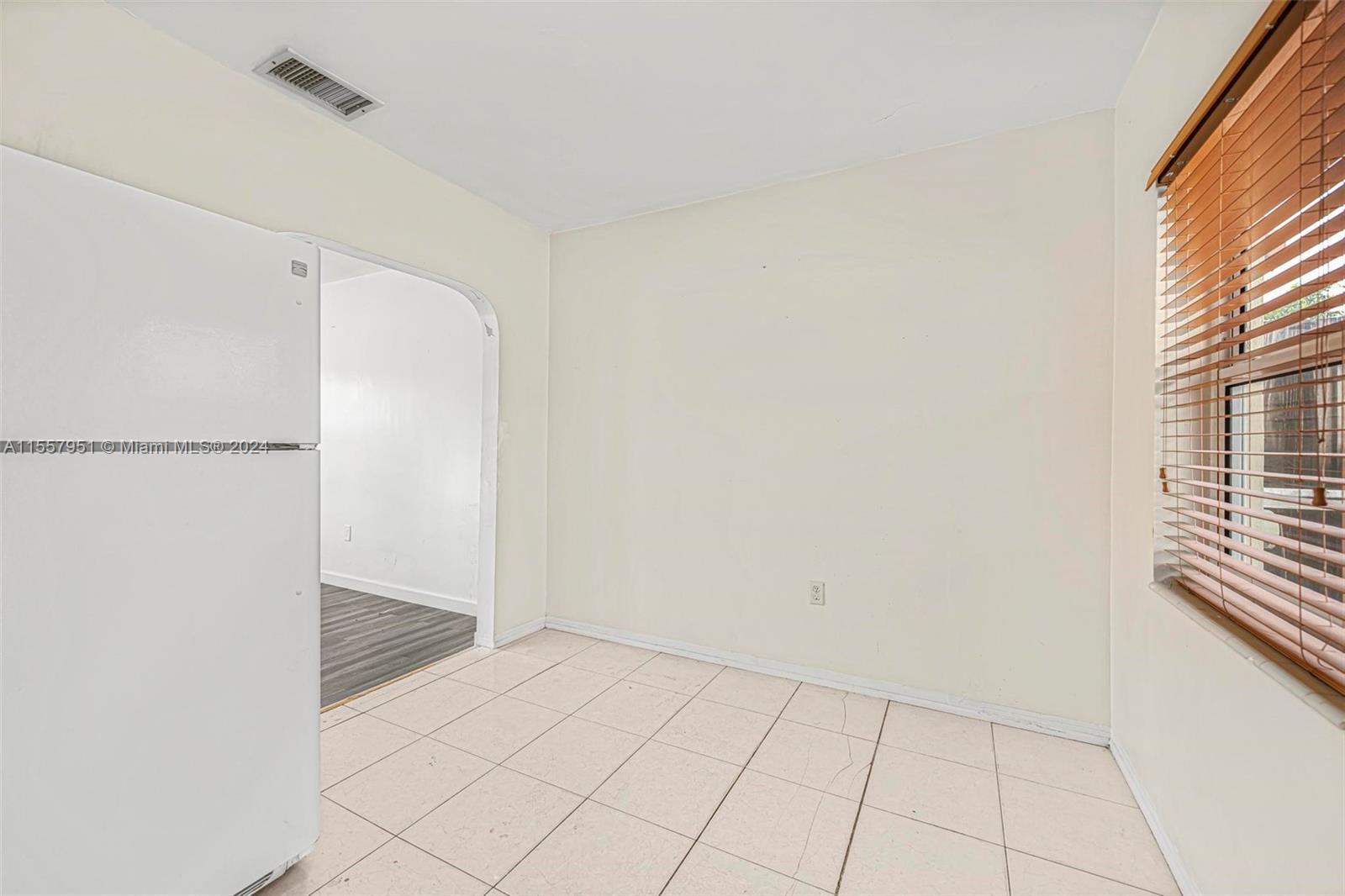 1400 SW 36th Ave 1400, Miami, Florida 33145, 2 Bedrooms Bedrooms, ,1 BathroomBathrooms,Residentiallease,For Rent,1400 SW 36th Ave 1400,A11557951