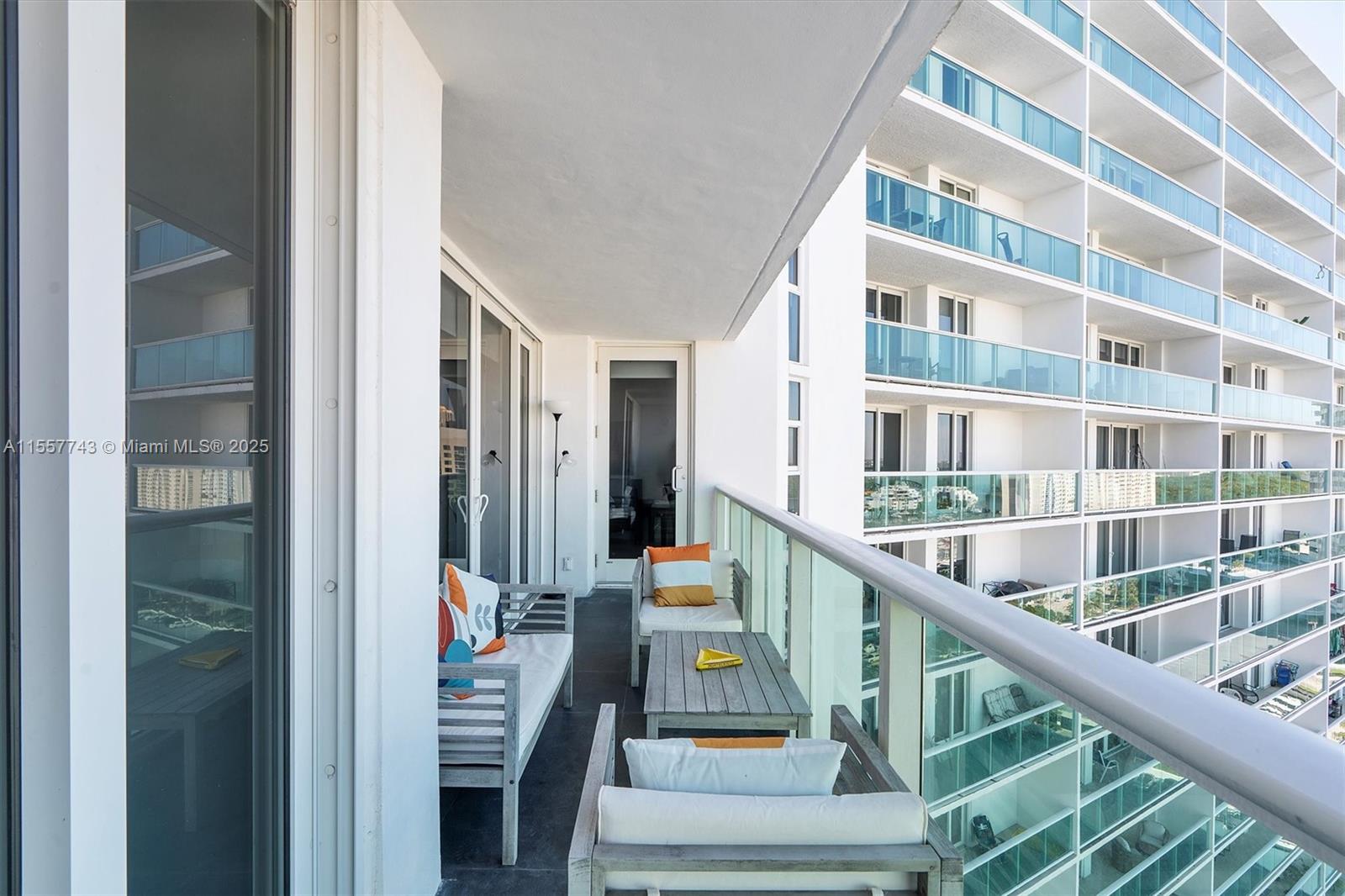 100 Bayview Dr 1701, Sunny Isles Beach, Florida 33160, 2 Bedrooms Bedrooms, ,2 BathroomsBathrooms,Residentiallease,For Rent,100 Bayview Dr 1701,A11557743
