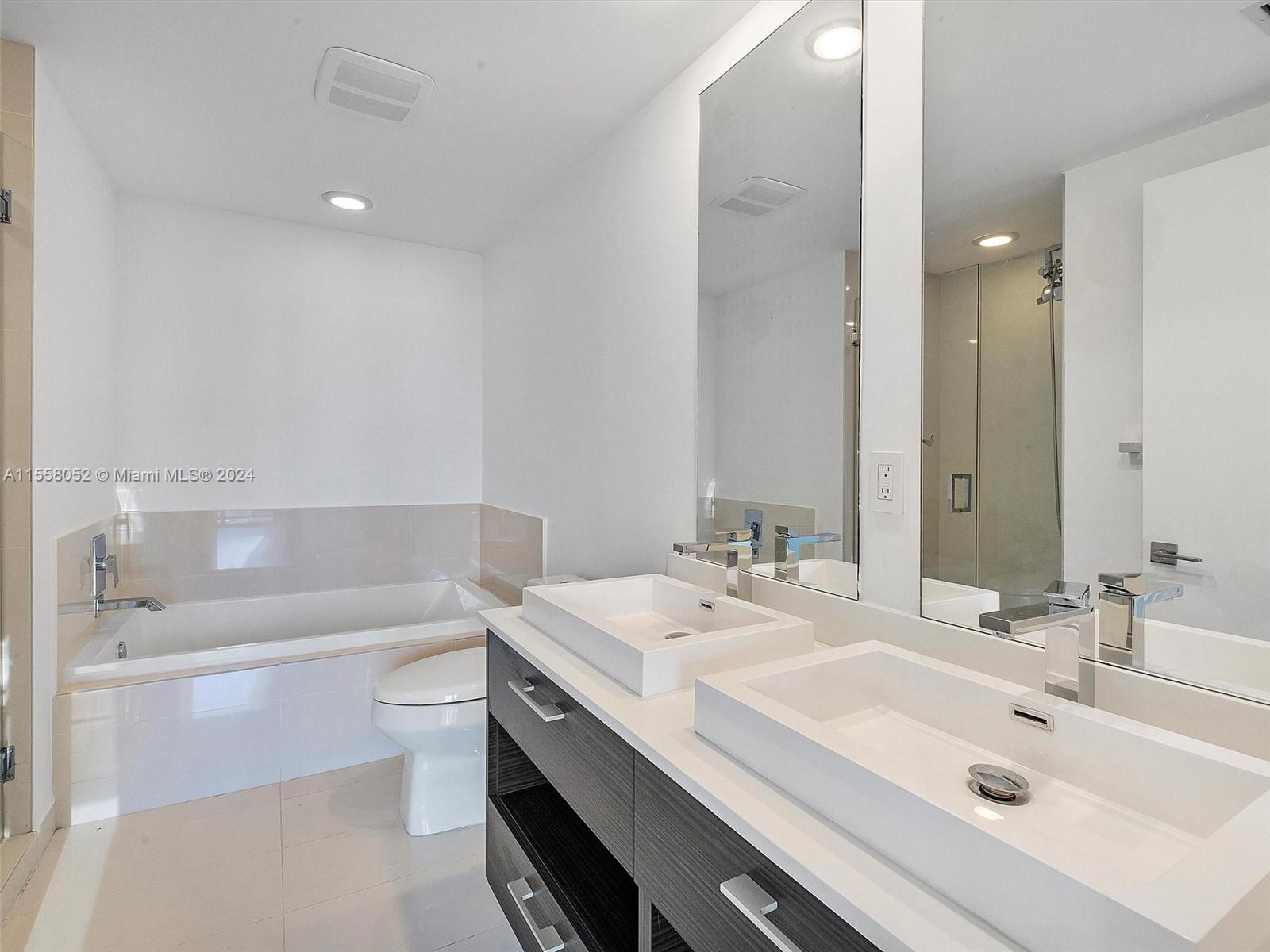 45 SW 9th St 2203, Miami, Florida 33130, 2 Bedrooms Bedrooms, ,2 BathroomsBathrooms,Residential,For Sale,45 SW 9th St 2203,A11558052