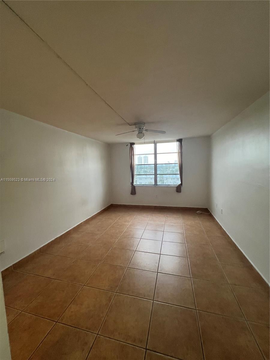 4142 N Jefferson Ave 5A, Miami Beach, Florida 33140, 1 Bedroom Bedrooms, ,1 BathroomBathrooms,Residentiallease,For Rent,4142 N Jefferson Ave 5A,A11559523