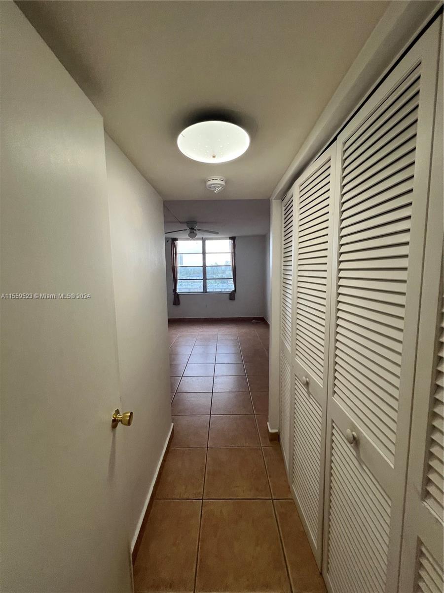 4142 N Jefferson Ave 5A, Miami Beach, Florida 33140, 1 Bedroom Bedrooms, ,1 BathroomBathrooms,Residentiallease,For Rent,4142 N Jefferson Ave 5A,A11559523