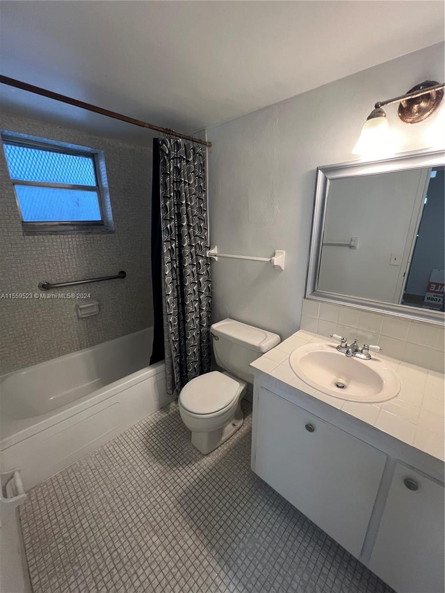 4142 N Jefferson Ave 5A, Miami Beach, Florida 33140, 1 Bedroom Bedrooms, ,1 BathroomBathrooms,Residentiallease,For Rent,4142 N Jefferson Ave 5A,A11559523