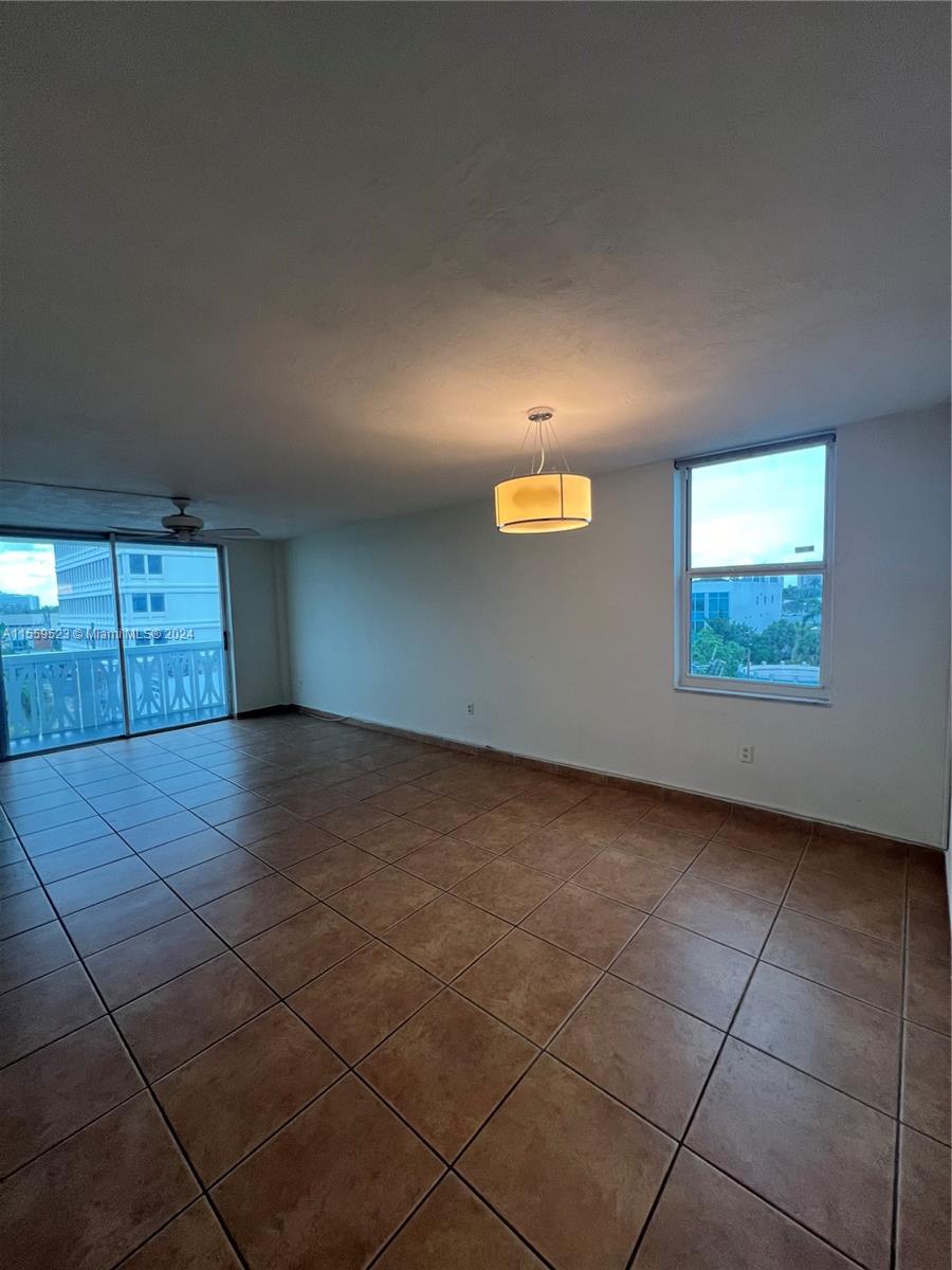 4142 N Jefferson Ave 5A, Miami Beach, Florida 33140, 1 Bedroom Bedrooms, ,1 BathroomBathrooms,Residentiallease,For Rent,4142 N Jefferson Ave 5A,A11559523
