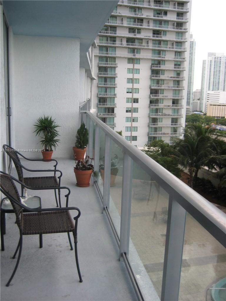 185 SW 7th St 1414, Miami, Florida 33130, 1 Bedroom Bedrooms, ,1 BathroomBathrooms,Residential,For Sale,185 SW 7th St 1414,A11559534