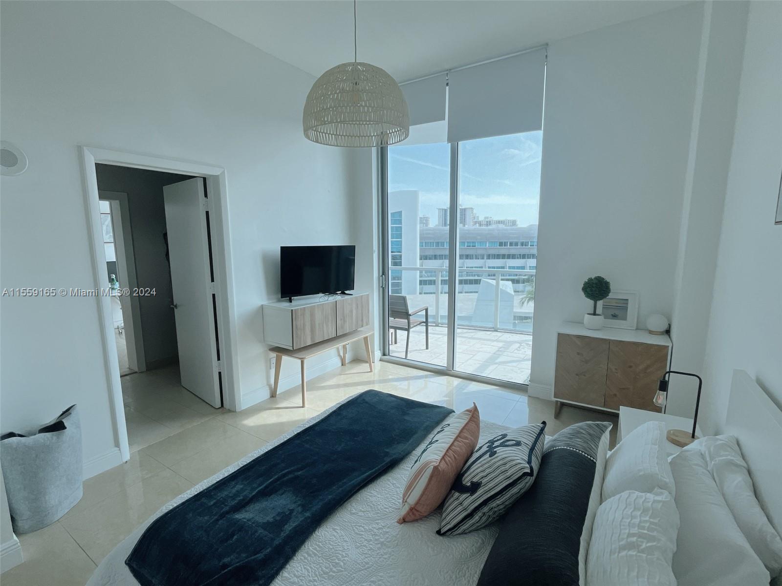 3029 NE 188th St 822, Aventura, Florida 33180, 3 Bedrooms Bedrooms, ,2 BathroomsBathrooms,Residentiallease,For Rent,3029 NE 188th St 822,A11559165