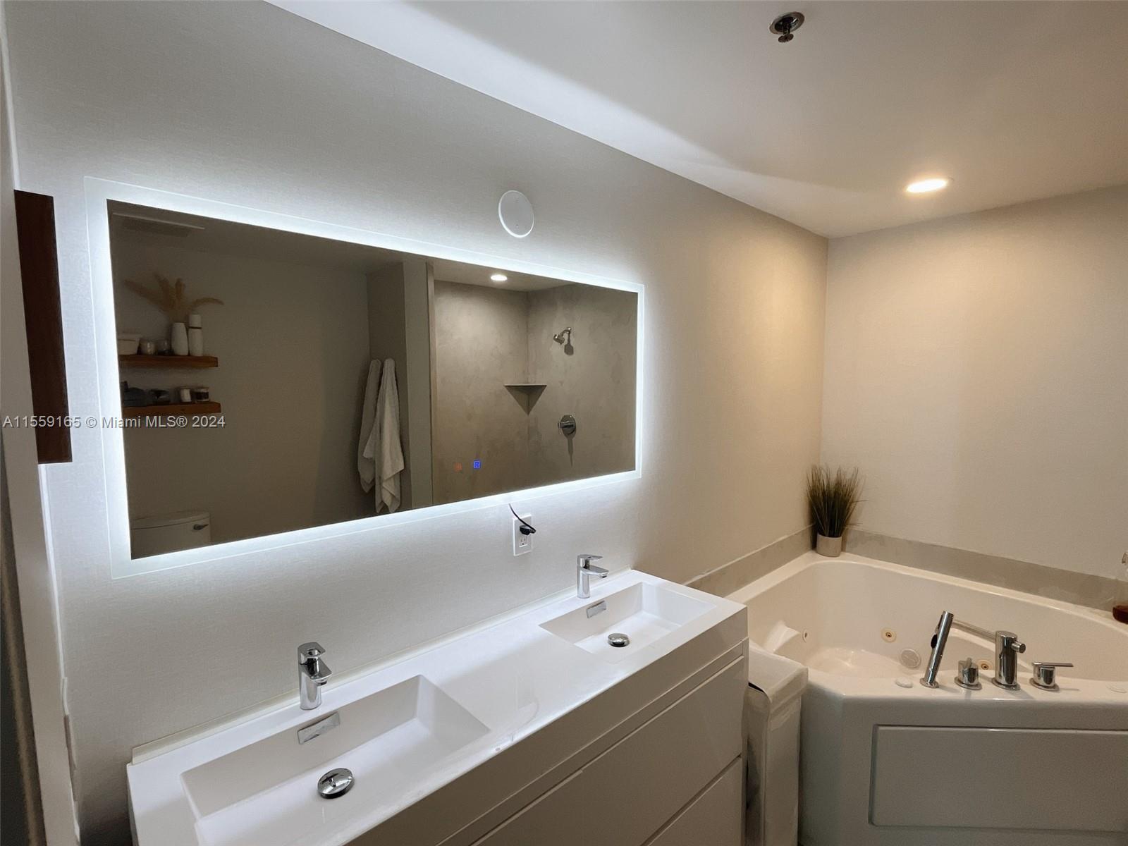 3029 NE 188th St 822, Aventura, Florida 33180, 3 Bedrooms Bedrooms, ,2 BathroomsBathrooms,Residentiallease,For Rent,3029 NE 188th St 822,A11559165