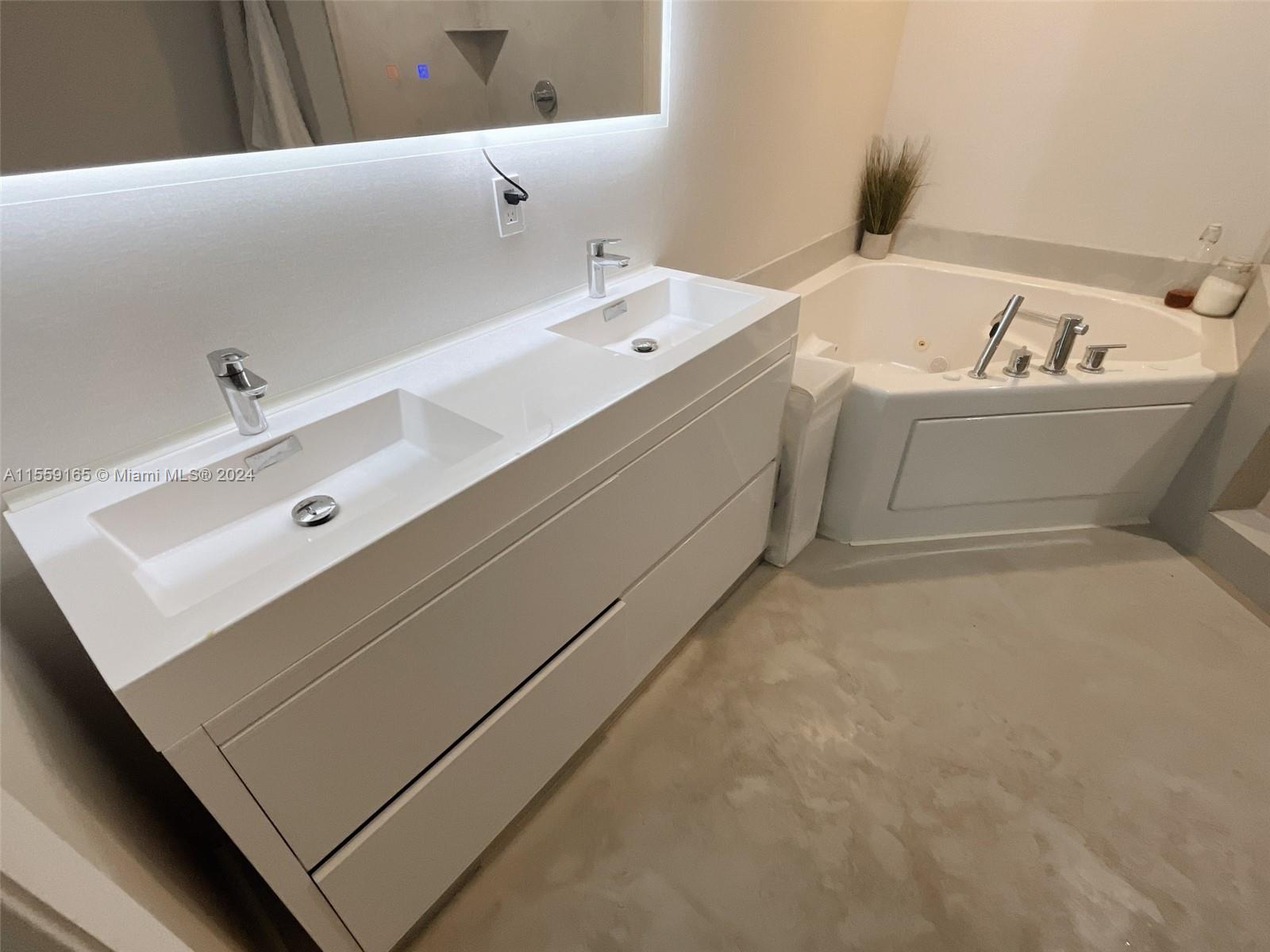 3029 NE 188th St 822, Aventura, Florida 33180, 3 Bedrooms Bedrooms, ,2 BathroomsBathrooms,Residentiallease,For Rent,3029 NE 188th St 822,A11559165