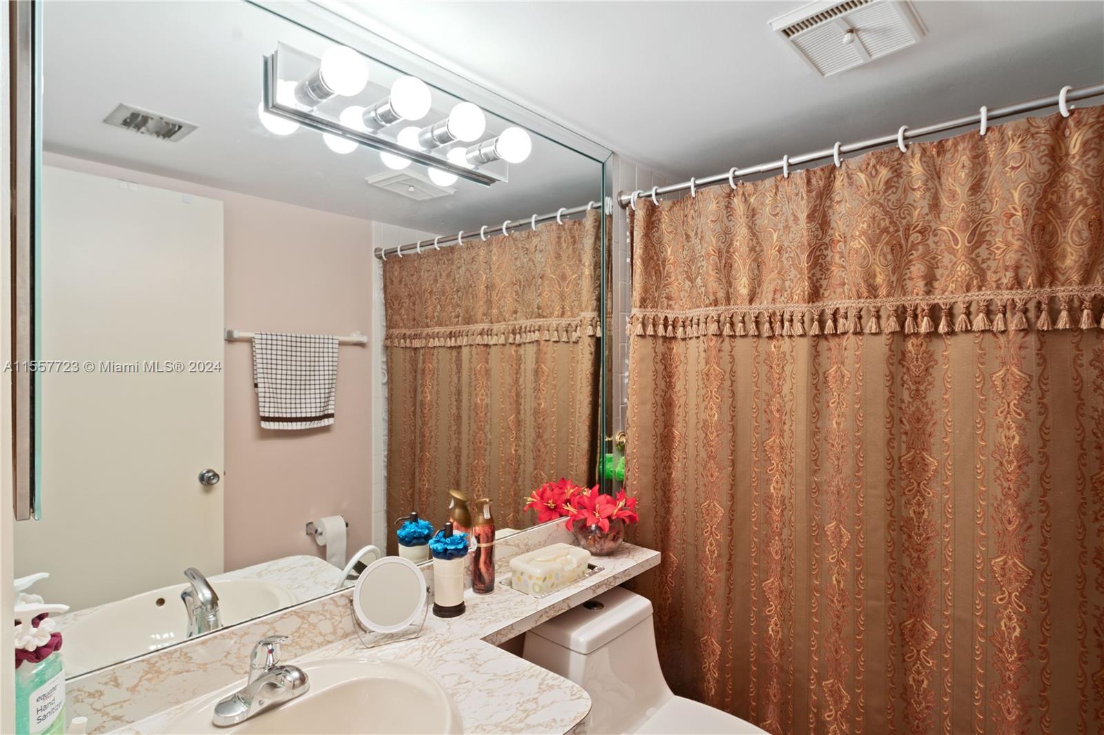 7624 NW 18th St 102, Margate, Florida 33063, 2 Bedrooms Bedrooms, ,2 BathroomsBathrooms,Residential,For Sale,7624 NW 18th St 102,A11557723