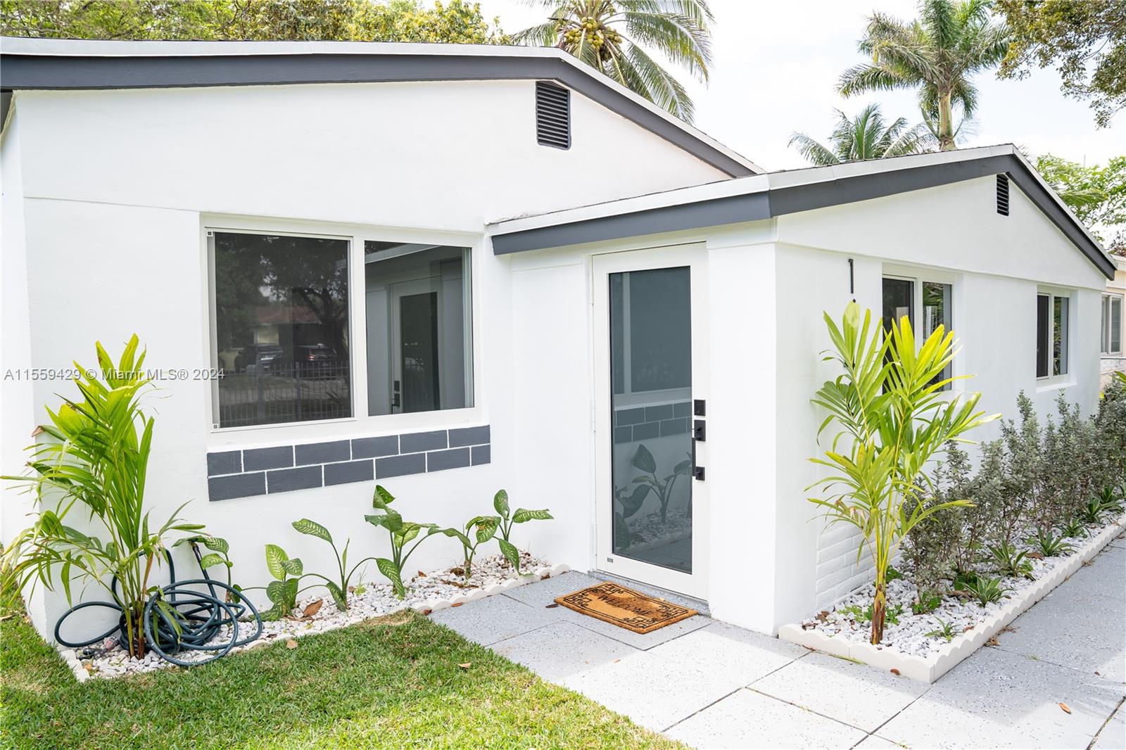 1640 NE 172nd St, North Miami Beach, Florida 33162, 3 Bedrooms Bedrooms, ,2 BathroomsBathrooms,Residential,For Sale,1640 NE 172nd St,A11559429