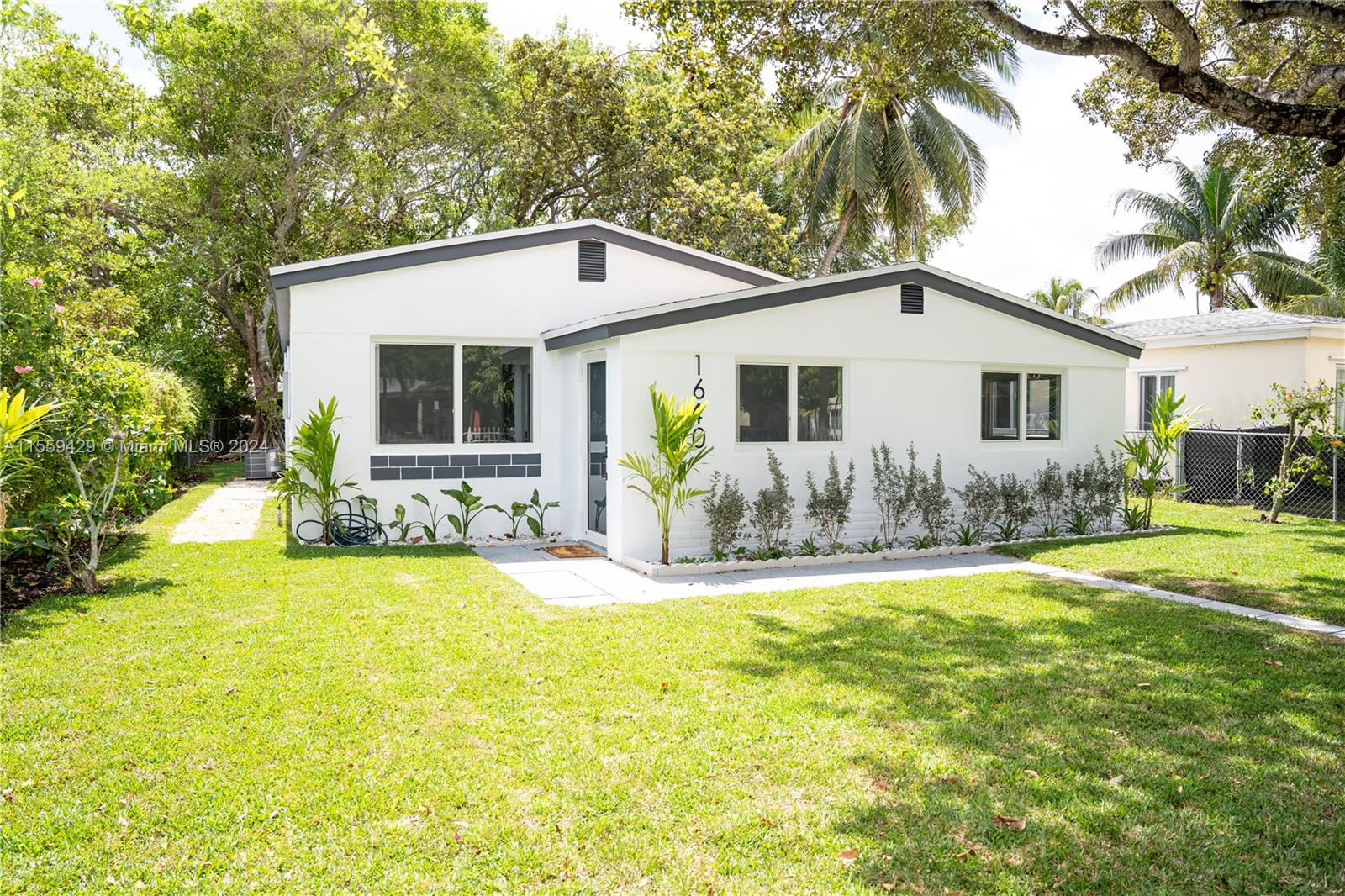 1640 NE 172nd St, North Miami Beach, Florida 33162, 3 Bedrooms Bedrooms, ,2 BathroomsBathrooms,Residential,For Sale,1640 NE 172nd St,A11559429
