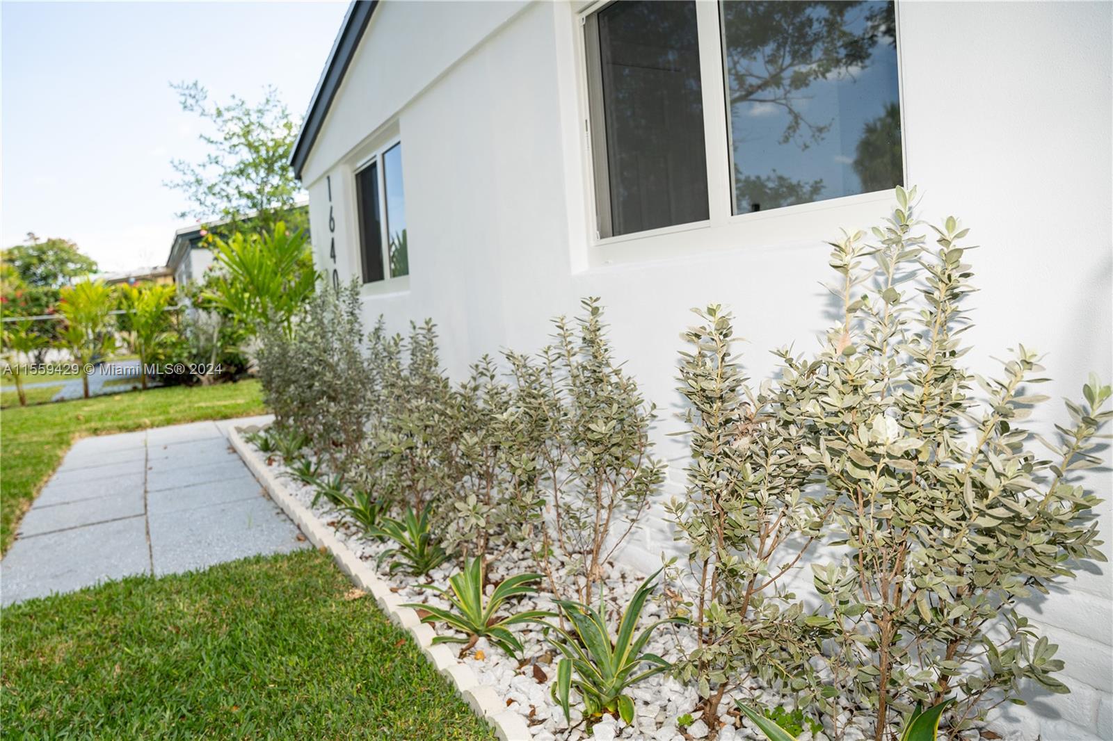 1640 NE 172nd St, North Miami Beach, Florida 33162, 3 Bedrooms Bedrooms, ,2 BathroomsBathrooms,Residential,For Sale,1640 NE 172nd St,A11559429