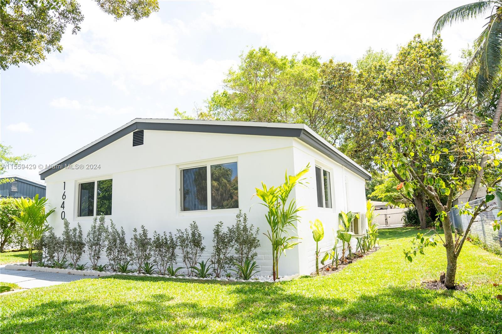 1640 NE 172nd St, North Miami Beach, Florida 33162, 3 Bedrooms Bedrooms, ,2 BathroomsBathrooms,Residential,For Sale,1640 NE 172nd St,A11559429