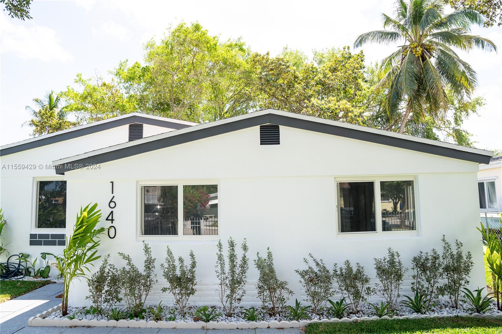 1640 NE 172nd St, North Miami Beach, Florida 33162, 3 Bedrooms Bedrooms, ,2 BathroomsBathrooms,Residential,For Sale,1640 NE 172nd St,A11559429