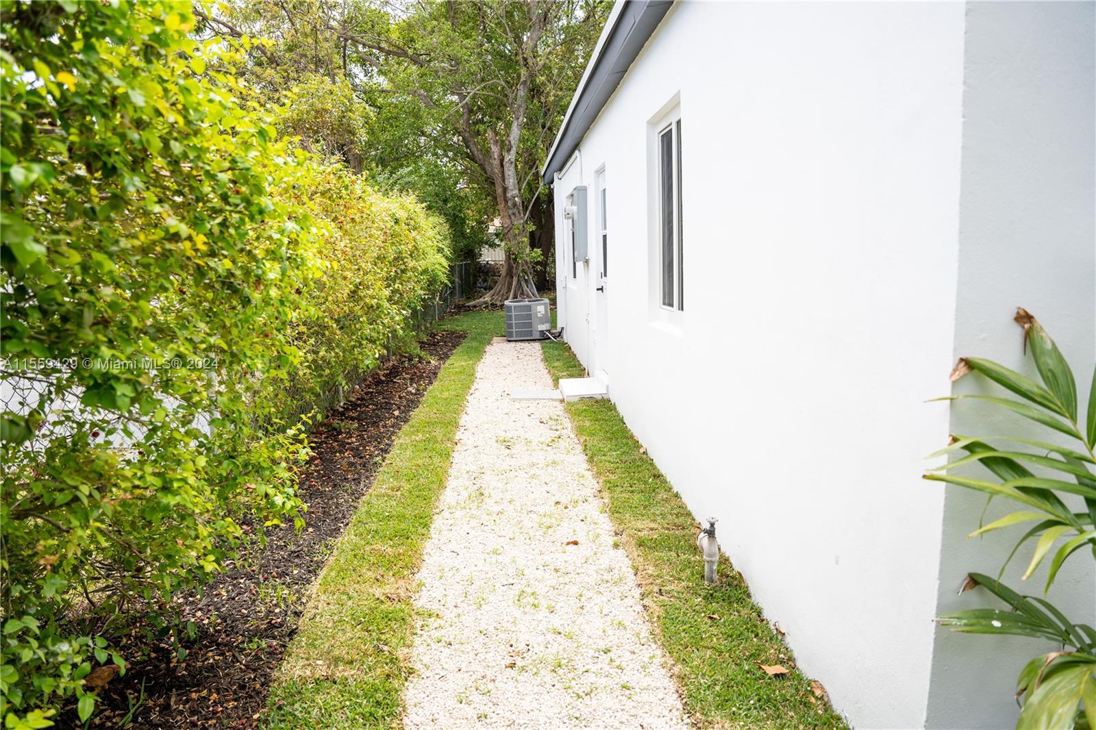 1640 NE 172nd St, North Miami Beach, Florida 33162, 3 Bedrooms Bedrooms, ,2 BathroomsBathrooms,Residential,For Sale,1640 NE 172nd St,A11559429