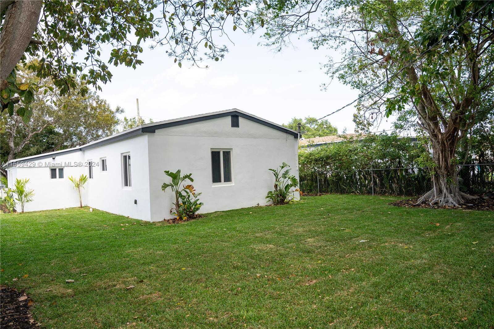 1640 NE 172nd St, North Miami Beach, Florida 33162, 3 Bedrooms Bedrooms, ,2 BathroomsBathrooms,Residential,For Sale,1640 NE 172nd St,A11559429