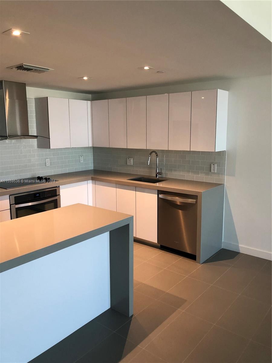 1600 NE 1st Ave 1917, Miami, Florida 33132, 1 Bedroom Bedrooms, ,1 BathroomBathrooms,Residentiallease,For Rent,1600 NE 1st Ave 1917,A11559536