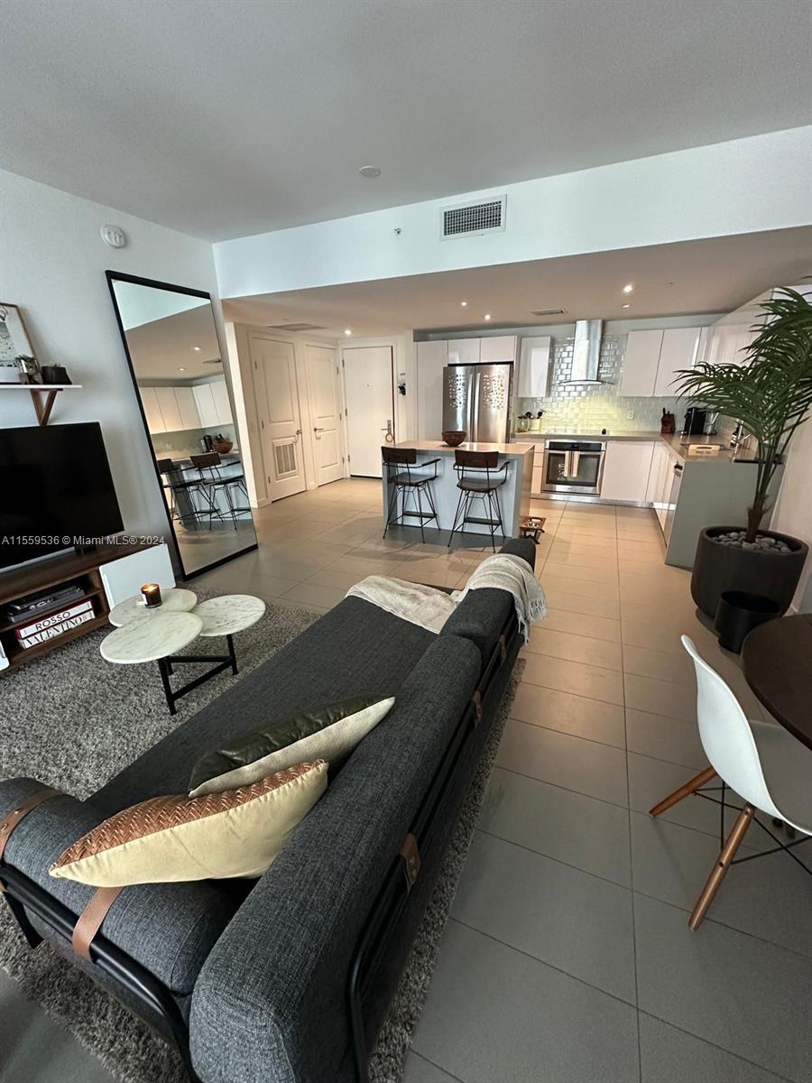 1600 NE 1st Ave 1917, Miami, Florida 33132, 1 Bedroom Bedrooms, ,1 BathroomBathrooms,Residentiallease,For Rent,1600 NE 1st Ave 1917,A11559536