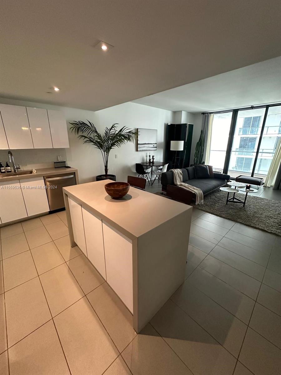 1600 NE 1st Ave 1917, Miami, Florida 33132, 1 Bedroom Bedrooms, ,1 BathroomBathrooms,Residentiallease,For Rent,1600 NE 1st Ave 1917,A11559536