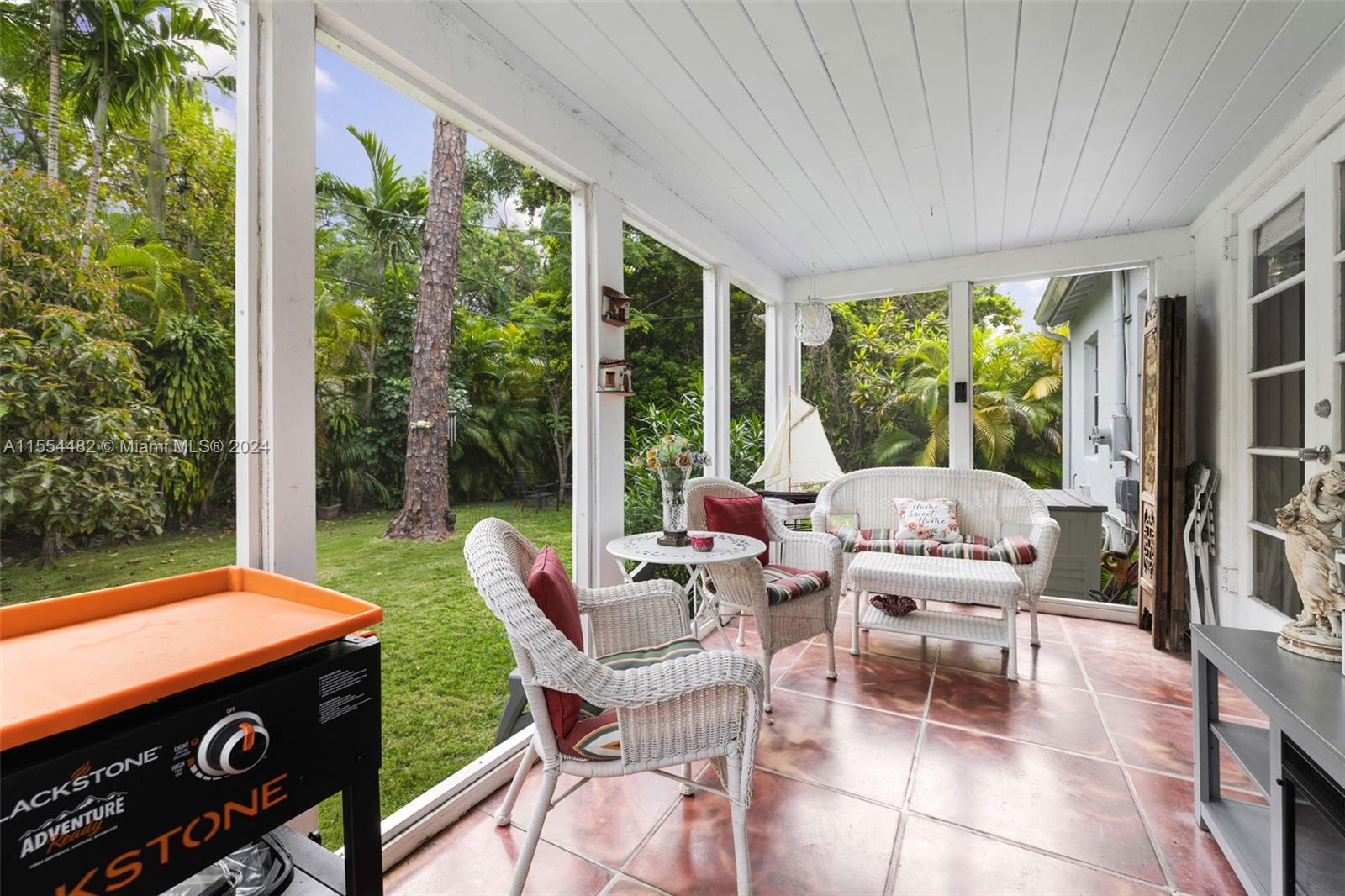 841 Alberca St, Coral Gables, Florida 33134, 2 Bedrooms Bedrooms, ,1 BathroomBathrooms,Residential,For Sale,841 Alberca St,A11554482