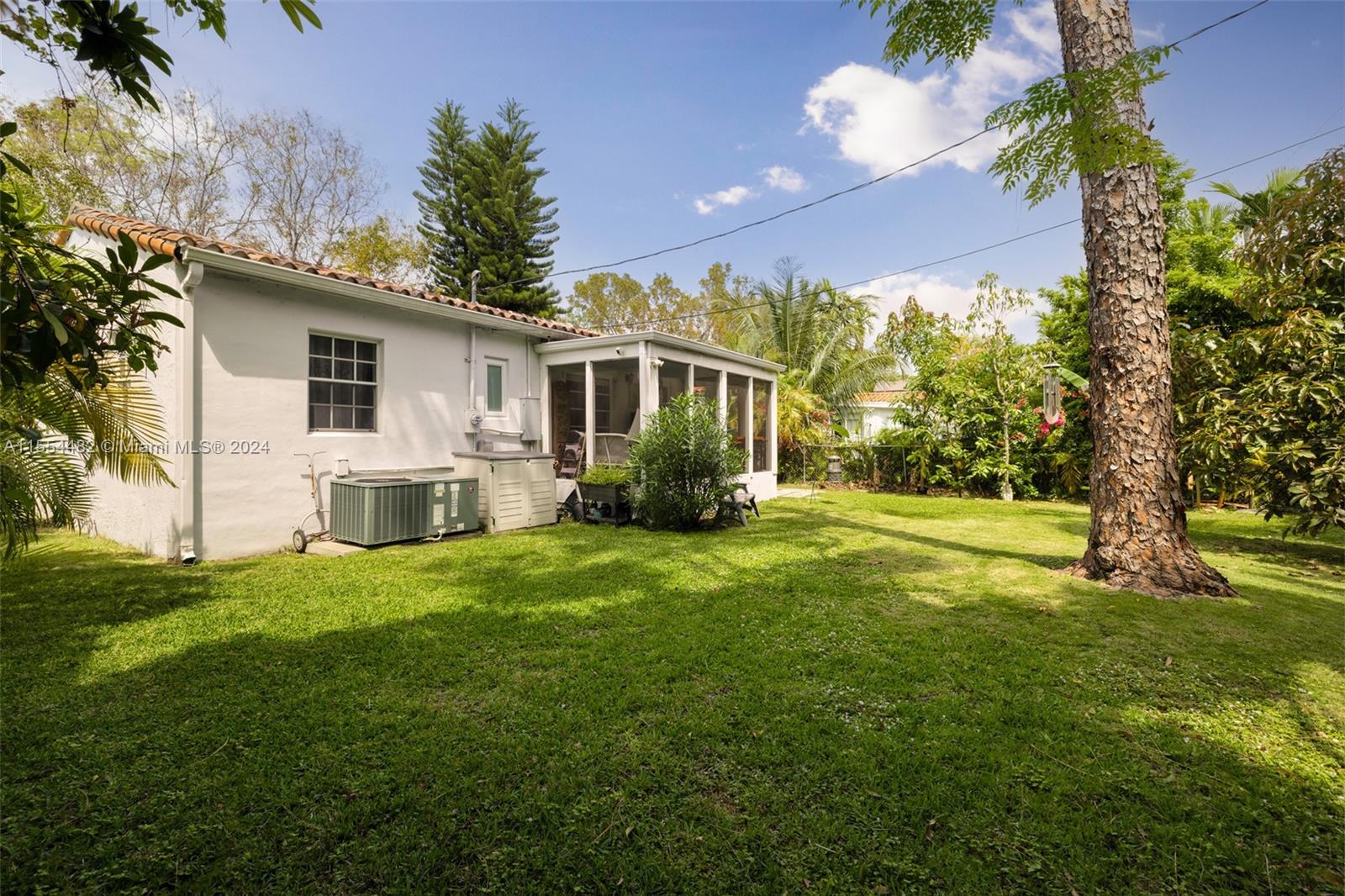 841 Alberca St, Coral Gables, Florida 33134, 2 Bedrooms Bedrooms, ,1 BathroomBathrooms,Residential,For Sale,841 Alberca St,A11554482