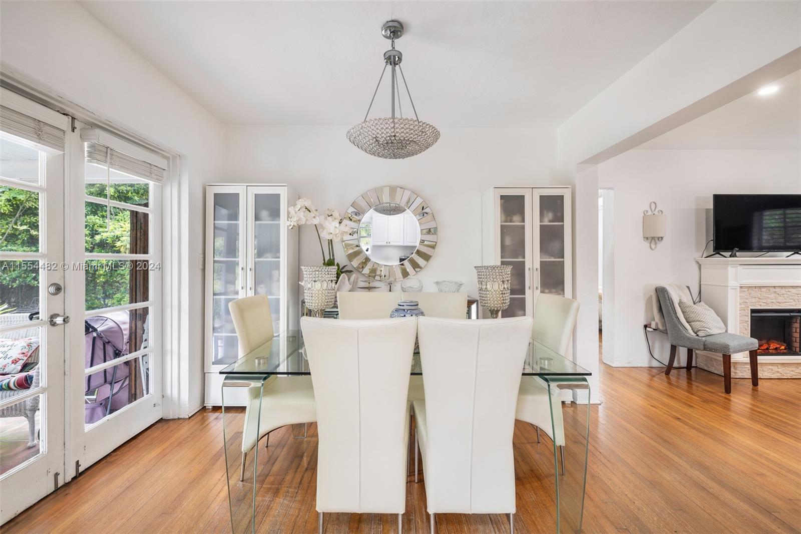 841 Alberca St, Coral Gables, Florida 33134, 2 Bedrooms Bedrooms, ,1 BathroomBathrooms,Residential,For Sale,841 Alberca St,A11554482