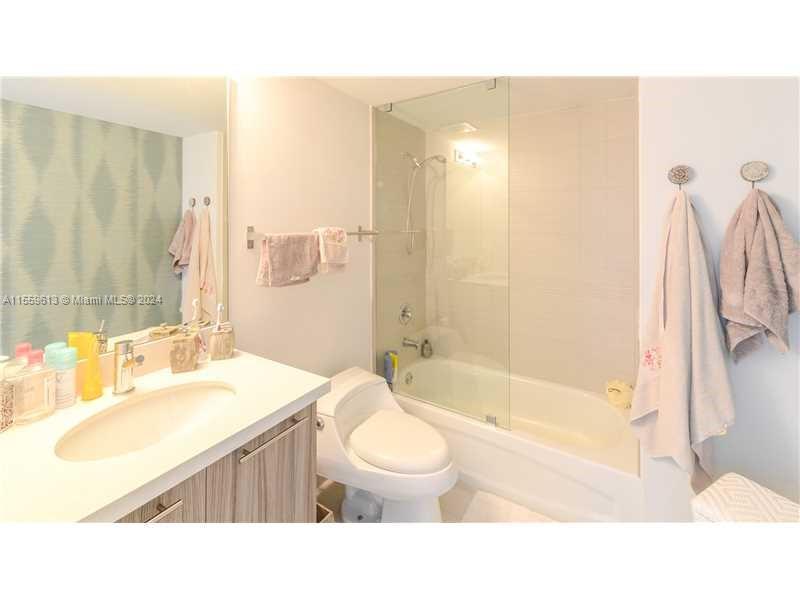 Miami Beach, Florida 33141, 3 Bedrooms Bedrooms, ,3 BathroomsBathrooms,Residentiallease,For Rent,A11559613