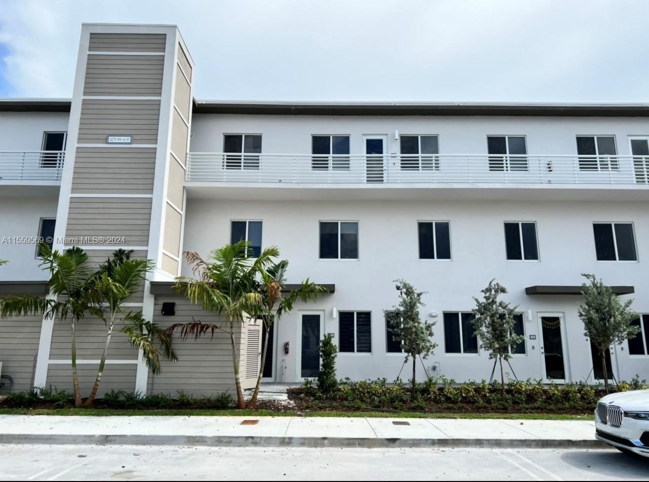 10270 NW 66 th St 105, Doral, Florida 33178, 3 Bedrooms Bedrooms, ,2 BathroomsBathrooms,Residentiallease,For Rent,10270 NW 66 th St 105,A11559569