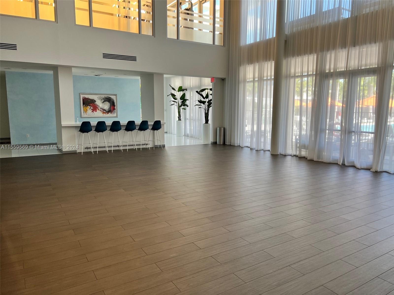 SALON DE FIESTAS O REUNIONES