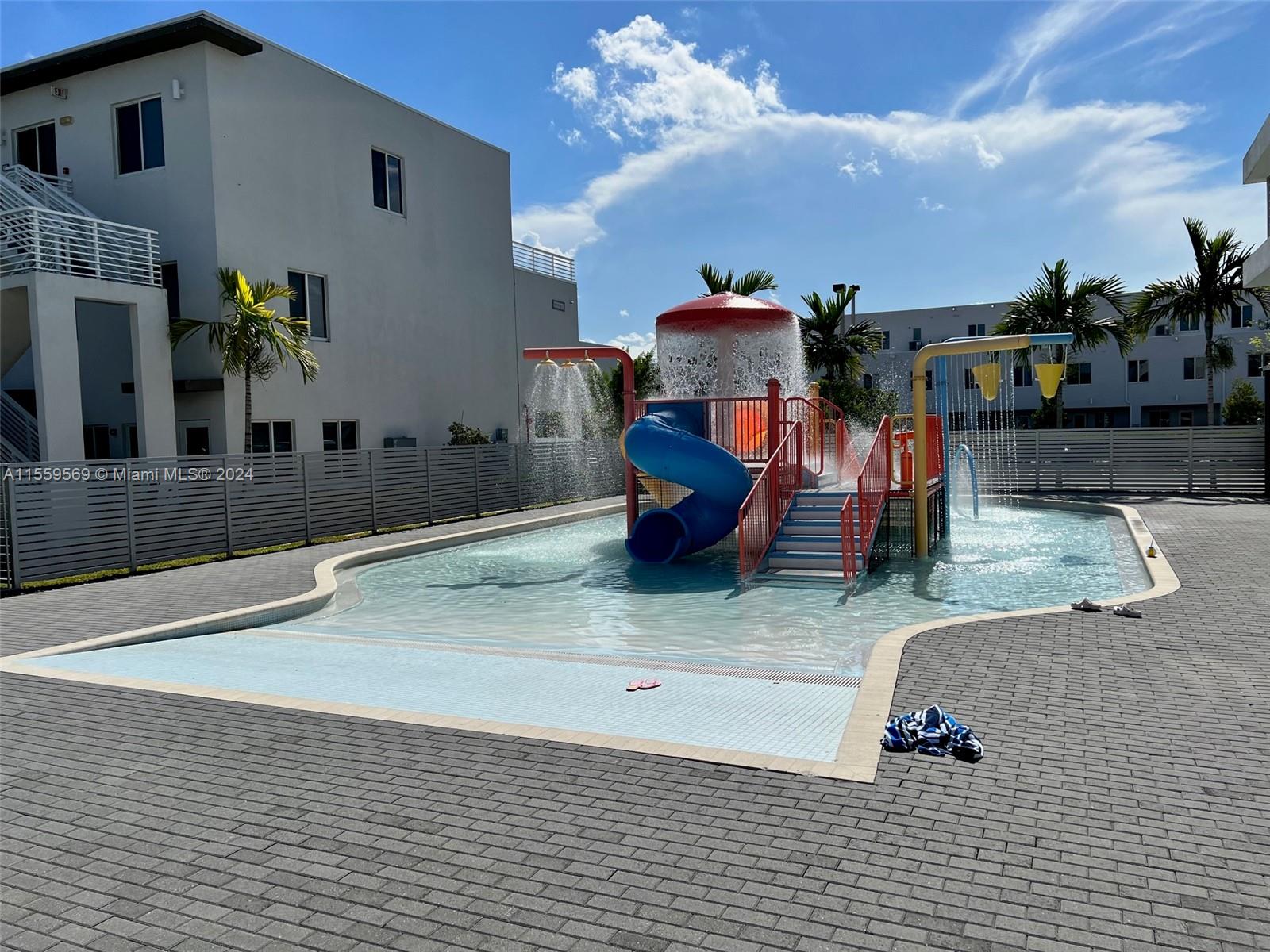 PISCINA DE NIÑOS