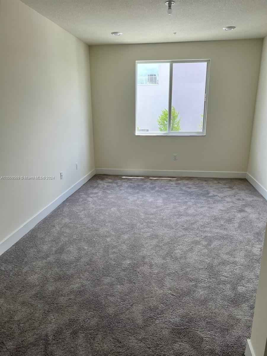 10270 NW 66 th St 105, Doral, Florida 33178, 3 Bedrooms Bedrooms, ,2 BathroomsBathrooms,Residentiallease,For Rent,10270 NW 66 th St 105,A11559569