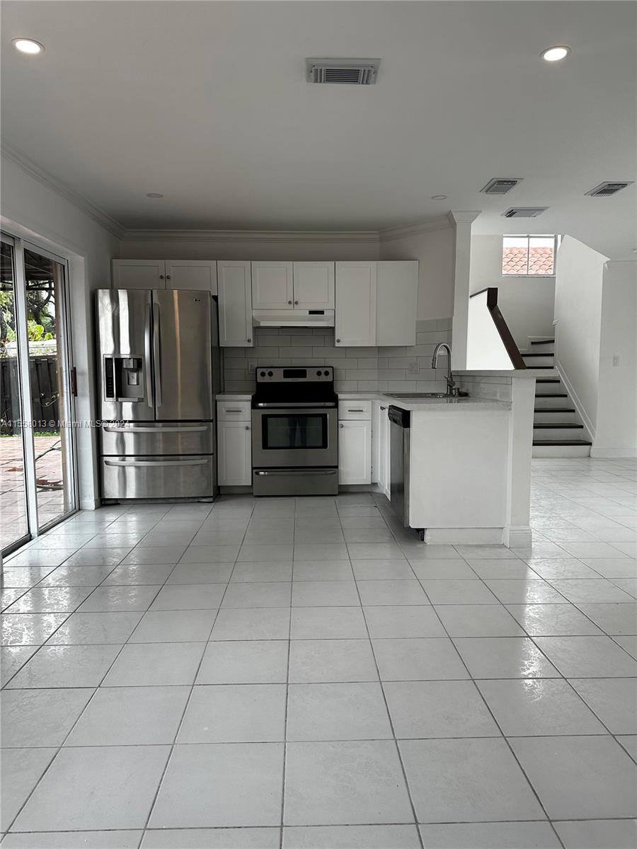 8417 NW 1st Ter, Miami, Florida 33126, 3 Bedrooms Bedrooms, ,2 BathroomsBathrooms,Residentiallease,For Rent,8417 NW 1st Ter,A11558013